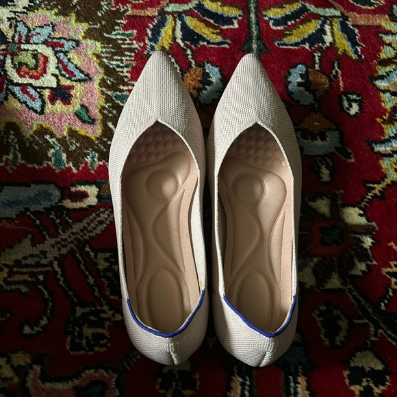 Blush fabric pointed-toe flats - Picture 2 of 6